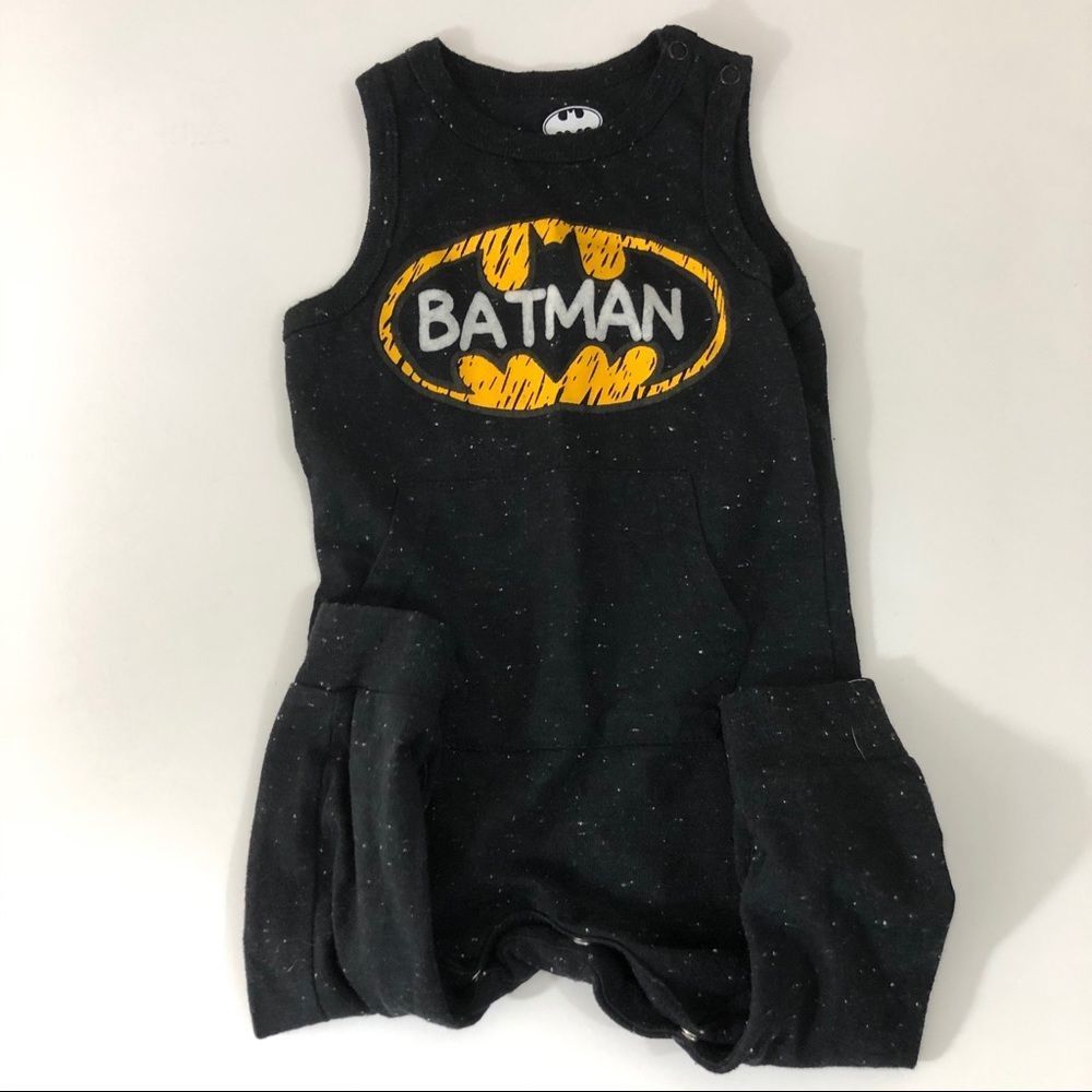 Boys Batman short sleeve onesie gray size 6-9